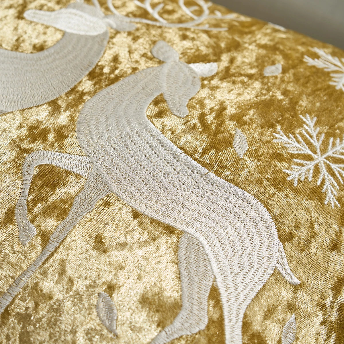 Luxurious Embroidered Velvet Cushion Cover – Soft 18x18 Decorative Throw Pillow Case in Gold for Holiday Home Decor - Home Fads