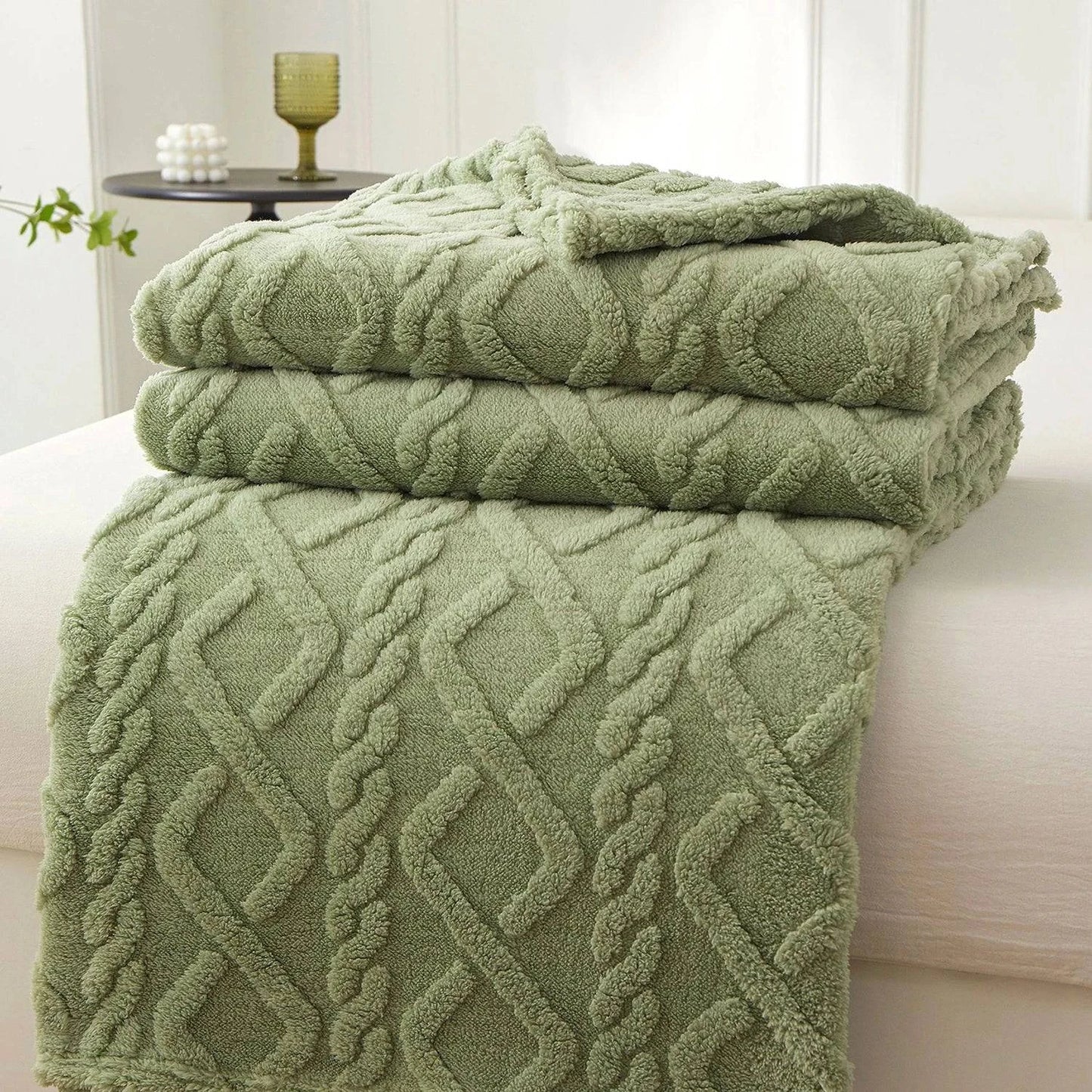 Premium Winter Sherpa Blanket: Soft Sofa Cover, Travel Wrap, Kids Bedspread - Luxurious Home Textile - Home Fads