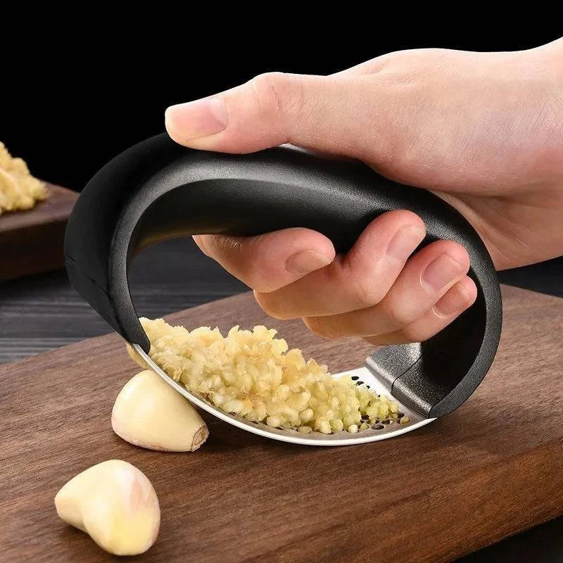 Professional Ergonomic Stainless Steel Garlic Press – Manual Crusher & Mincer for Effortless Garlic Preparation - Home Fads