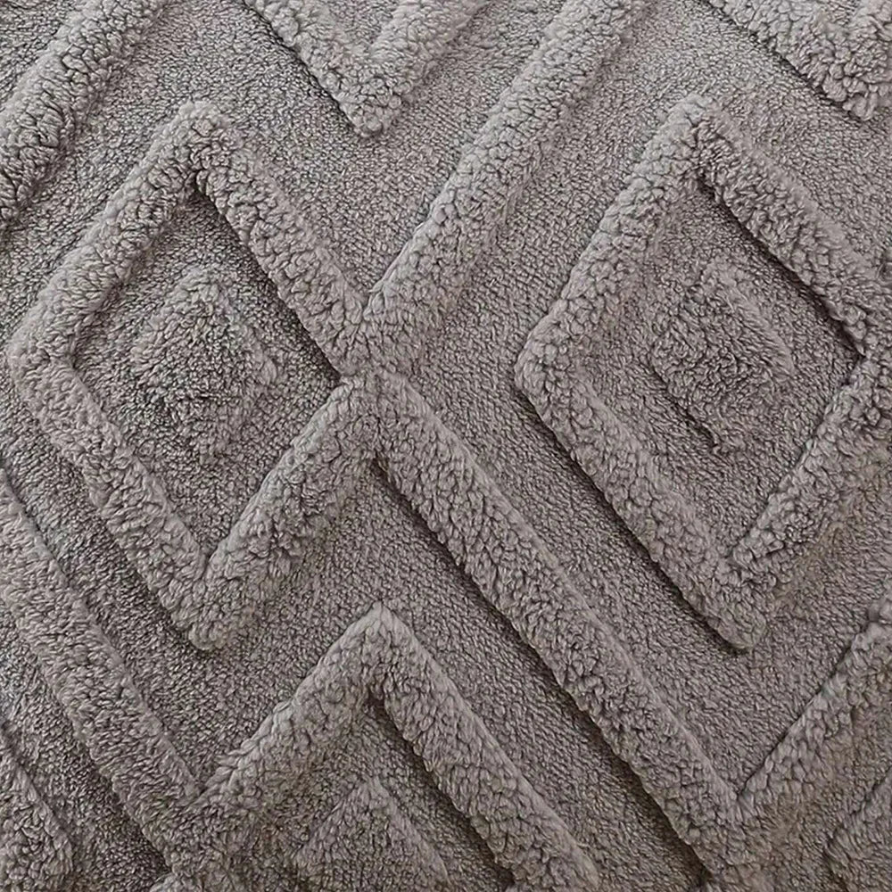 2-Piece Flannel Decorative Pillowcase Set – Soft Geometric Diamond Pattern Cushion Covers for Living Room and Bedroom - Home Fads 