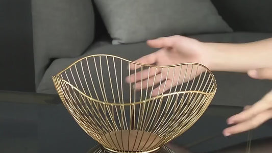 Stylish Metal Wire Fruit Basket: Choose from Four Unique Designs for Sophisticated Dining Table Decor in Black or Gold - Home Fads
